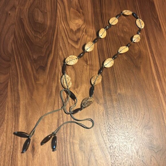 Shell Belt with Brown and Black Accents (Large?) - Picture 2 of 3